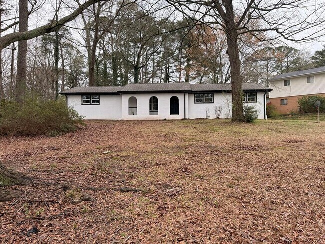 Foto del edificio - 1055 Pinecrest Dr