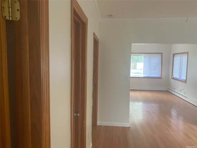 Building Photo - 32 Beechwood St