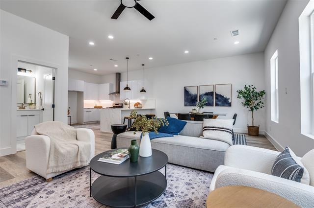 Foto del edificio - 631 N Tyler St