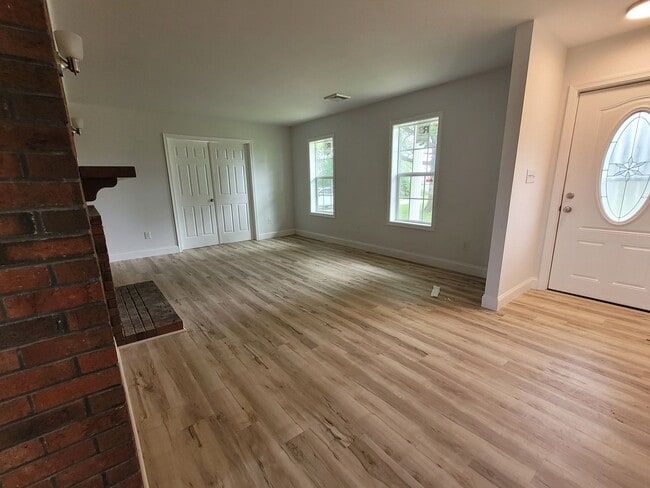 Foto del edificio - 4 bedroom newly remodeled home