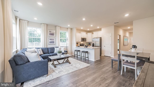 Building Photo - 332 Mazzeo Dr