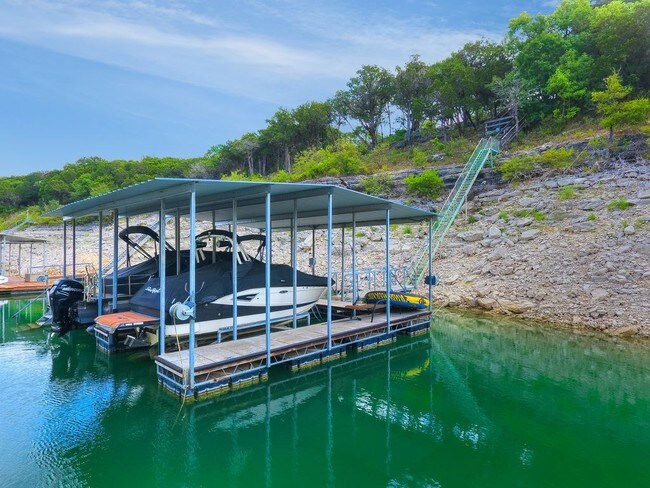 Building Photo - 3902 Red Bird Trail