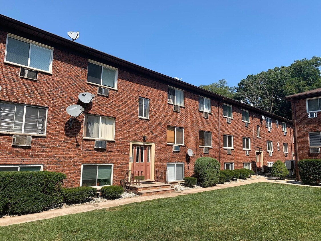 Primary Photo - 378 Valley St