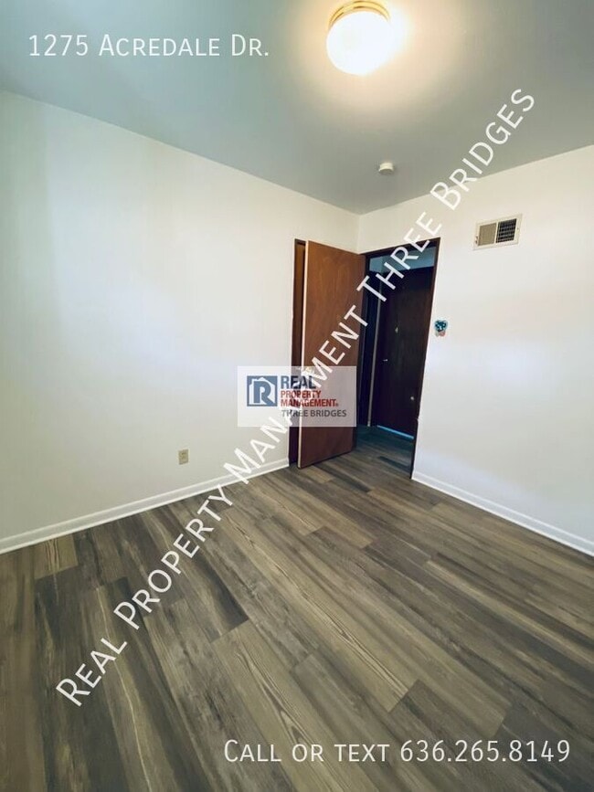 Foto del edificio - 1275 Acredale Dr