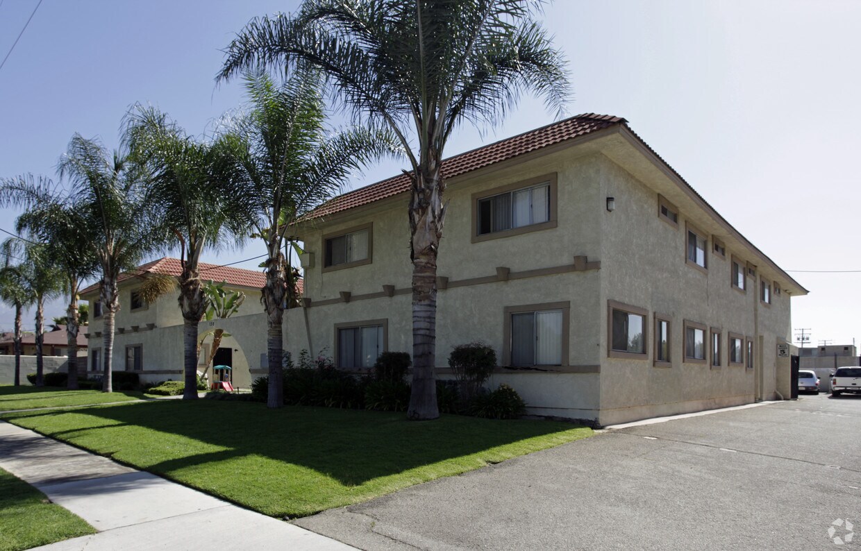 Primary Photo - 138 N 13th Ave