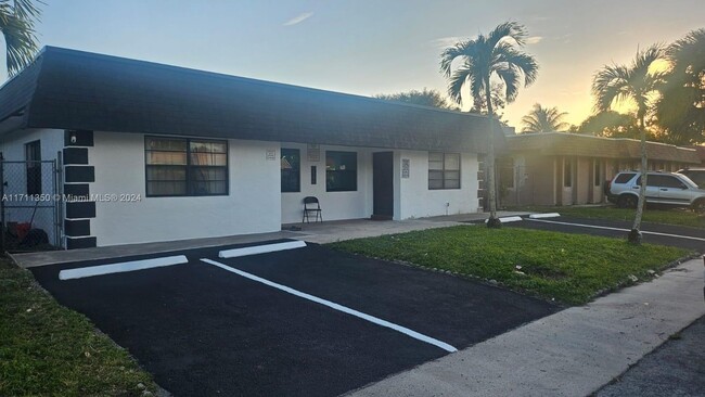 Foto del edificio - 7640 SW 10th St