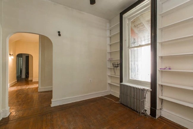 Building Photo - 4617 Chester Ave