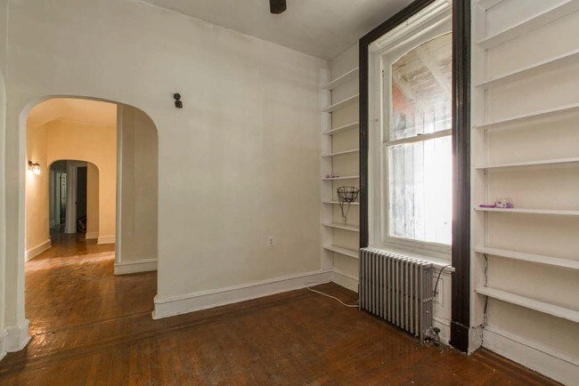 Foto del edificio - 4617 Chester Ave