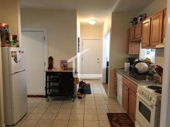 Photo - Beautiful 3 bed 1 and a half bath available now House