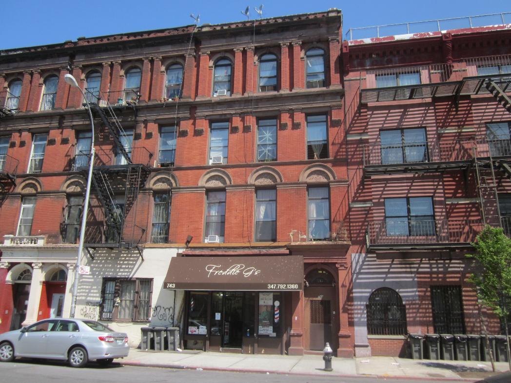 Building Photo - 743 Dekalb Ave