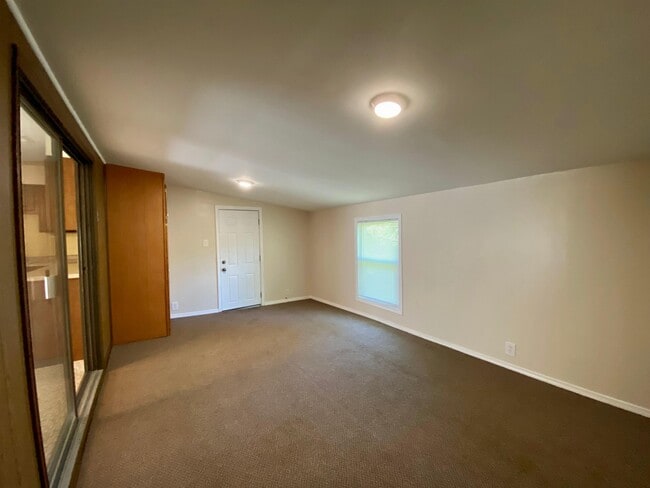Foto del edificio - 10714 Cambridge Ave