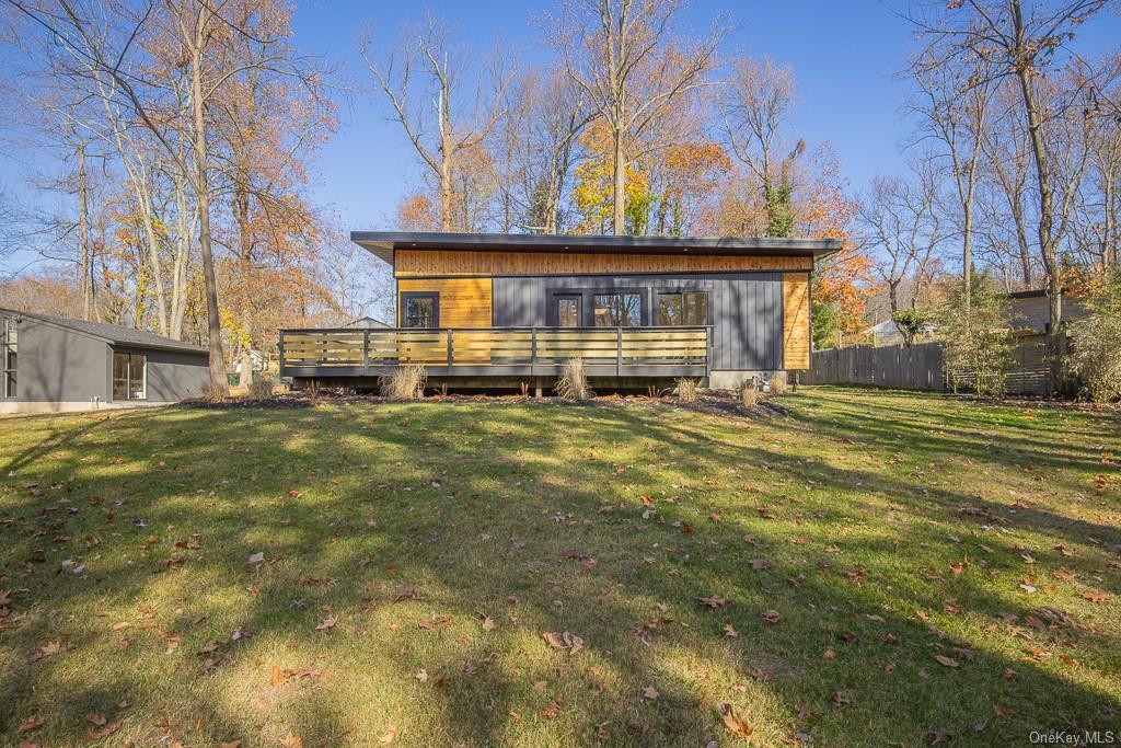 Primary Photo - 6 Indian Hill Ln