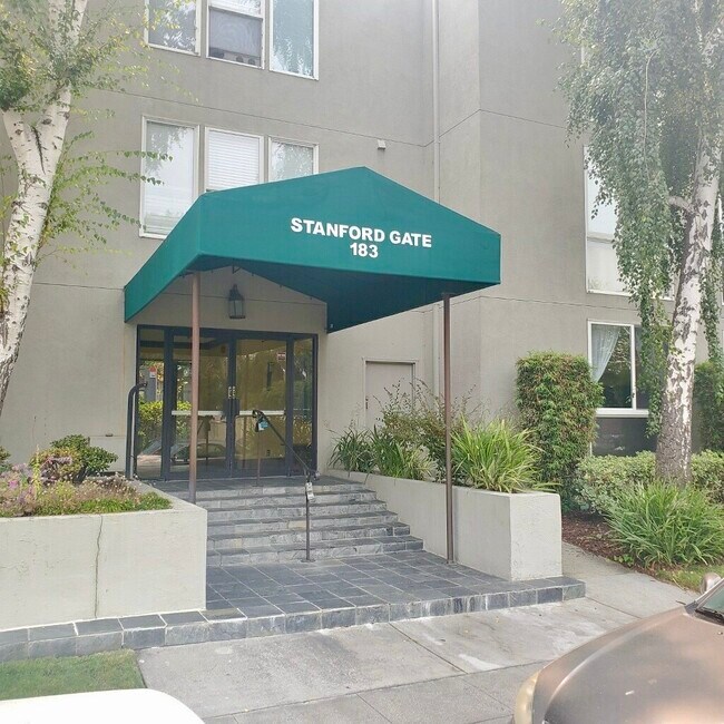 Front entrance - 183 Del Medio Ave