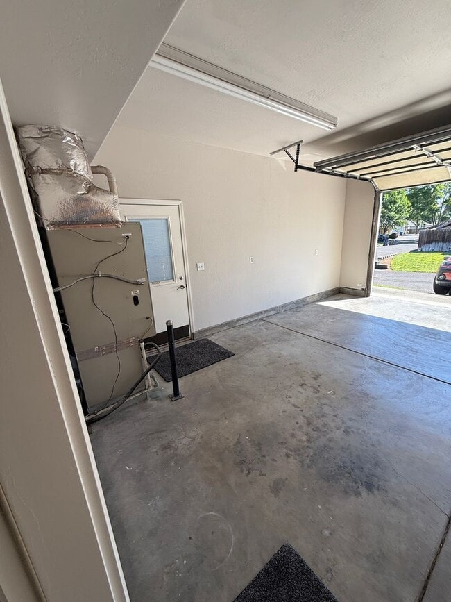 Building Photo - 3170 Juniper Ridge Dr