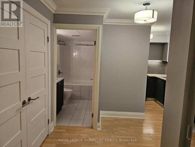 Building Photo - 92 King St E