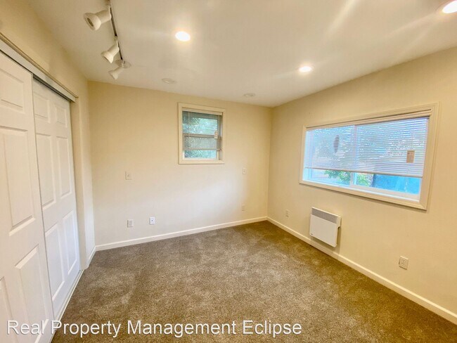 Building Photo - 1 br, 1 bath House - 10015 10th Ave SW Unit B