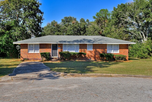 Foto del edificio - 2618 Providence Ct