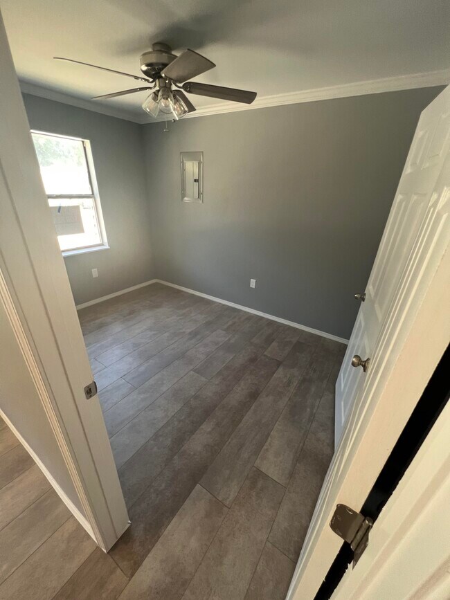 103 Foxfire Dr Unit 4, Hattiesburg, MS 39401 Apartments in