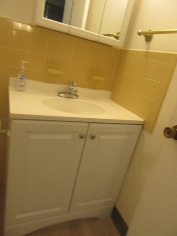 Building Photo - 179 Presidents Ln