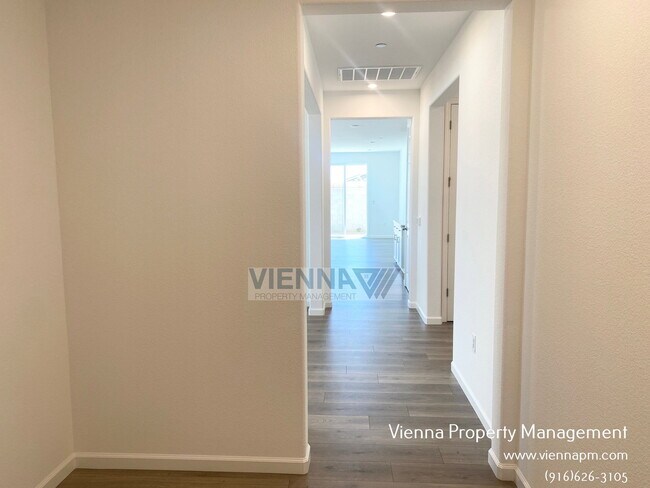 Foto del edificio - 1072 Solace River Wy