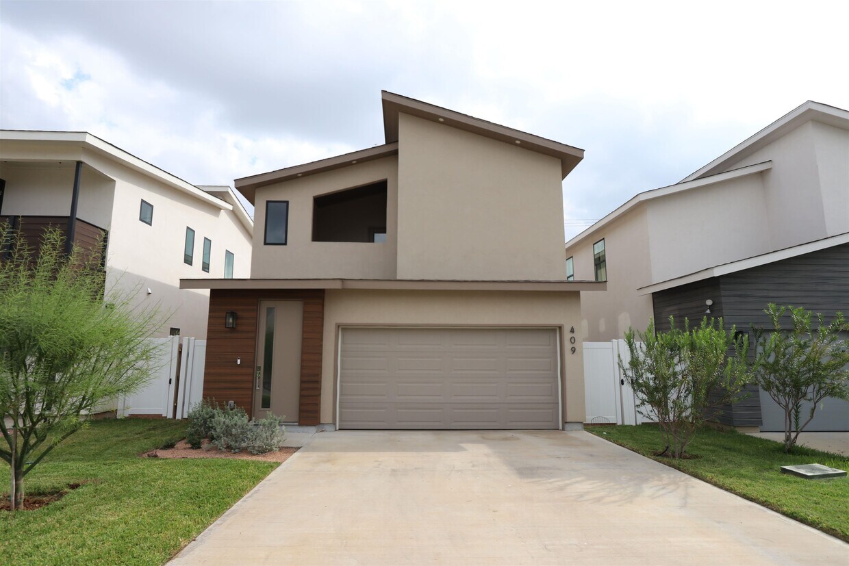 Foto principal - 409 Deer Path Lp