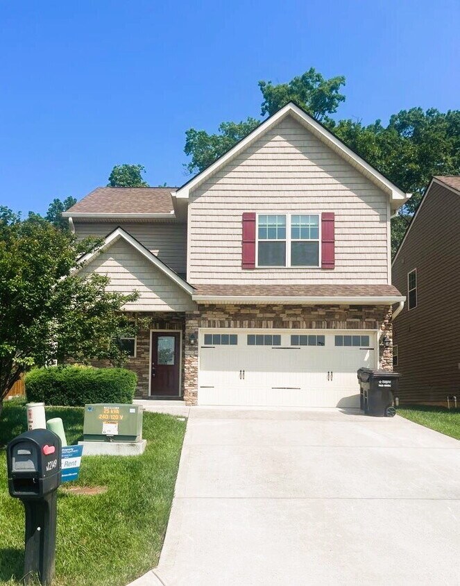 Primary Photo - Highly desirable 4bd/2.5 bath in Brandywin...