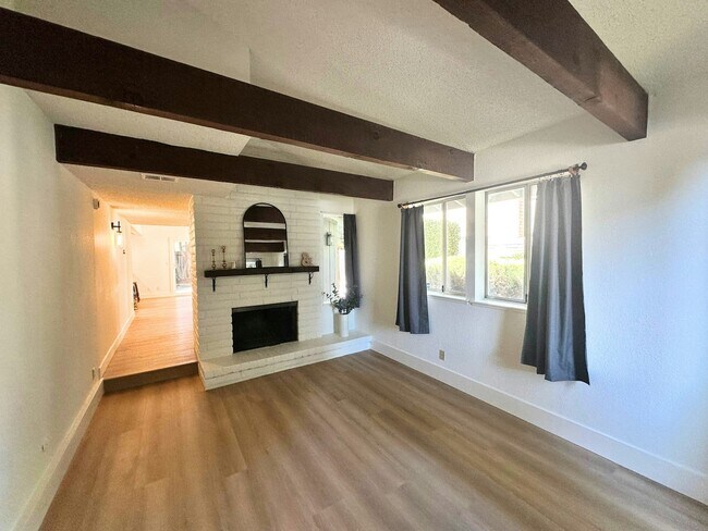 Foto del edificio - 2831 Lillard Dr