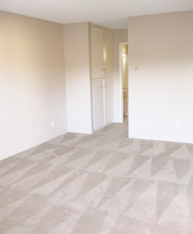 Foto del edificio - 3825 Riviera Dr