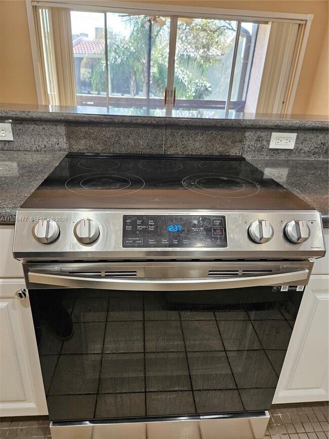 Building Photo - 5320 NE 6th Ave