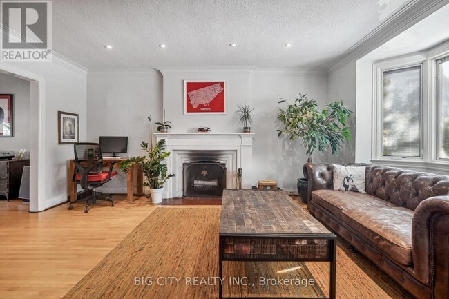 Photo du bâtiment - 668 EGLINTON Ave