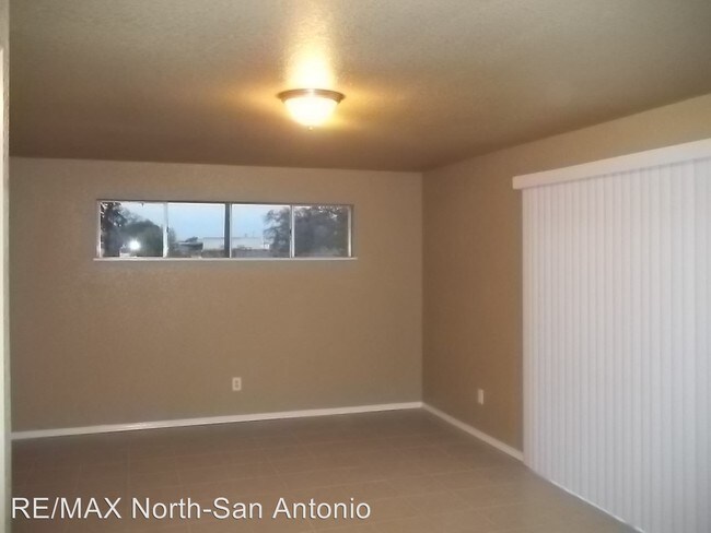 Building Photo - 4 br, 1 bath House - 4251 Wild Oak Dr