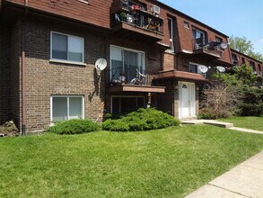Building Photo - 10473 Dearlove Rd