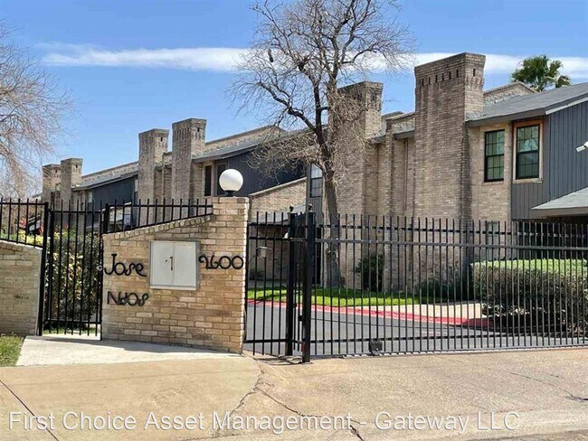 Foto del edificio - 3 br, 2.5 bath House - 2600 San Jose St Un...