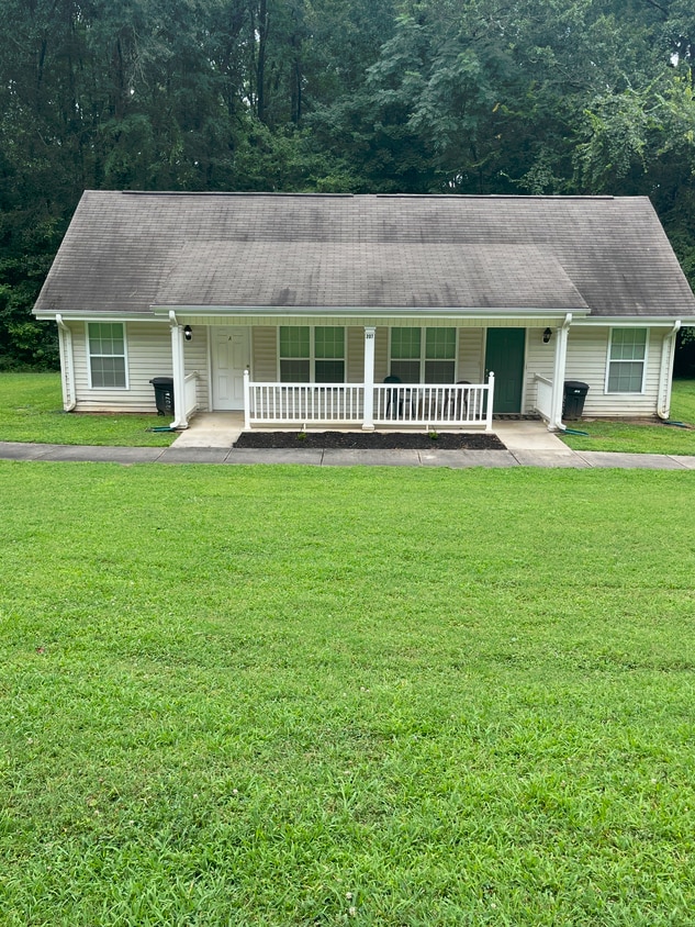 Primary Photo - 212 Samaritan Dr