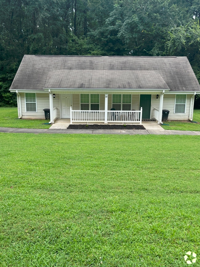Building Photo - 212 Samaritan Dr