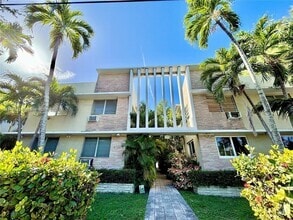 Building Photo - 4740 Pine Tree Dr