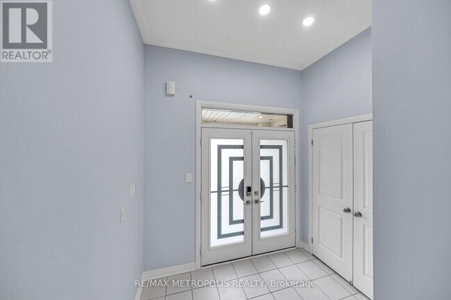 Building Photo - 35 Clipper Ln