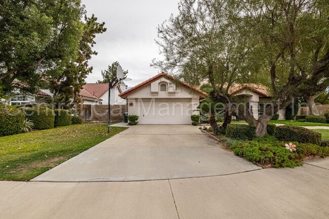 Building Photo - 4 Bedroom/2.5 Bath Home with Paid Solar and a Pool - $2950 Per Month!