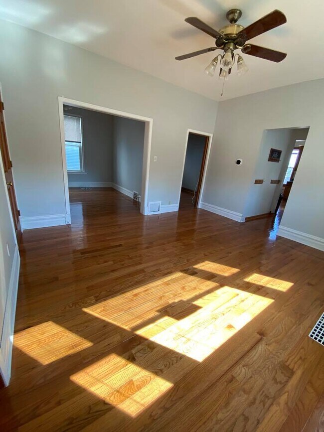 Foto del edificio - 4501 N Laporte Ave