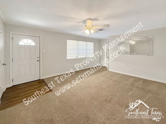 Foto del edificio - 2749 Rose Ave