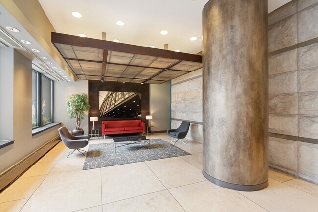 Foto del edificio - 600 N Kingsbury St
