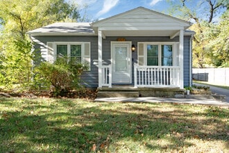 Building Photo - 1955 Lincoln Dr