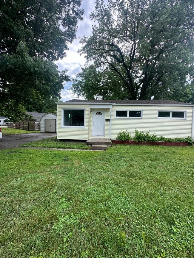 Building Photo - 1312 University Blvd