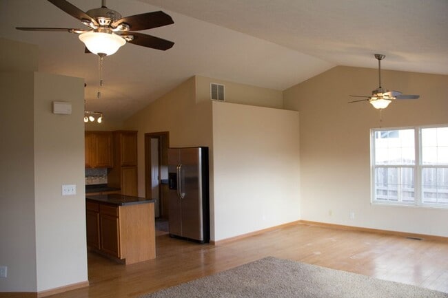 Building Photo - 1515 Candlewick Ln