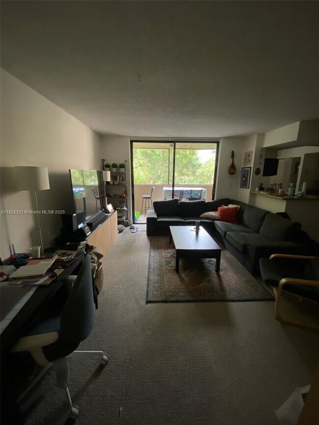 Foto del edificio - 6800 Cypress Rd