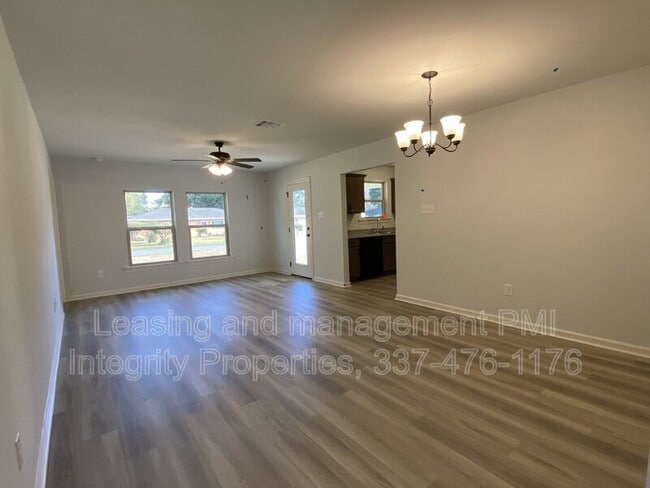 Building Photo - 204 Armstrong Dr