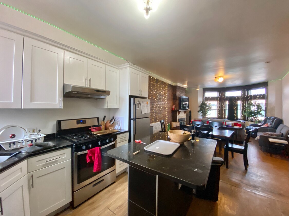 Foto principal - 526 Harvard St
