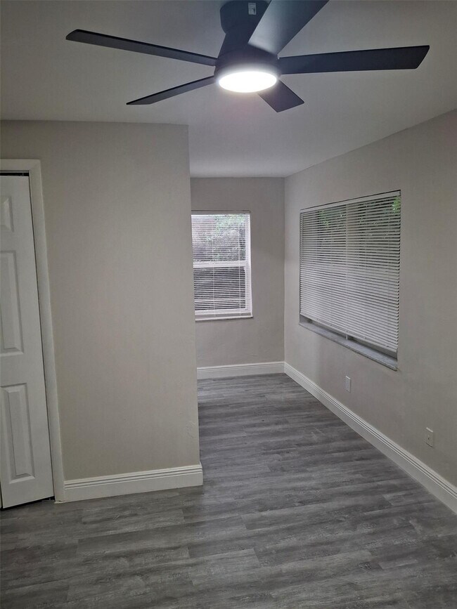 Foto del edificio - 1541 NW 7th Terrace