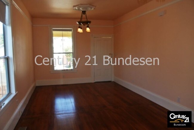 Building Photo - 342 Wilson St
