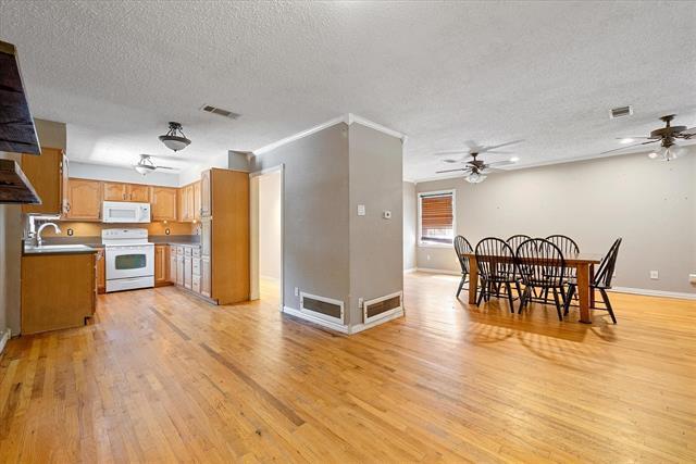 Foto del edificio - 2908 Lynell Dr